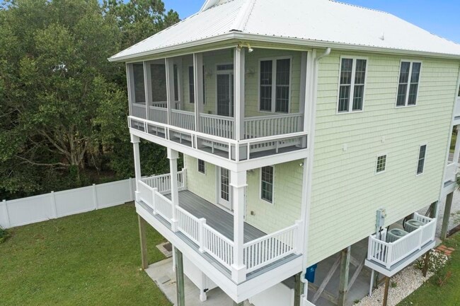 Building Photo - 184 Grandview Dr