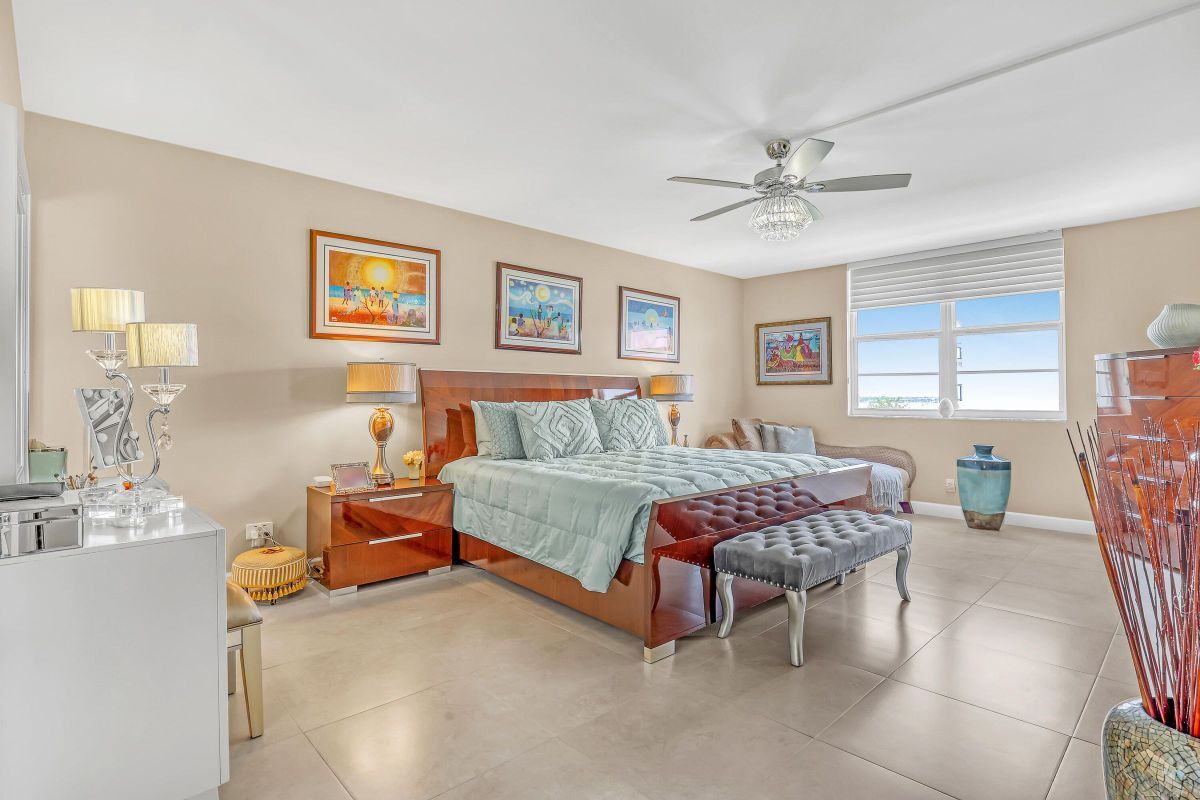 Building Photo - 3450 S Ocean Blvd