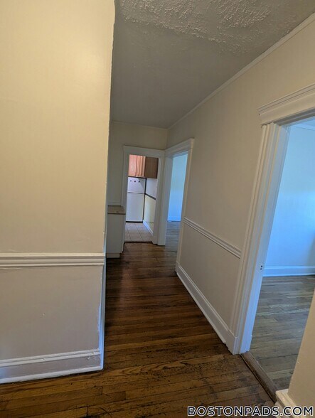 Building Photo - 360 Riverway