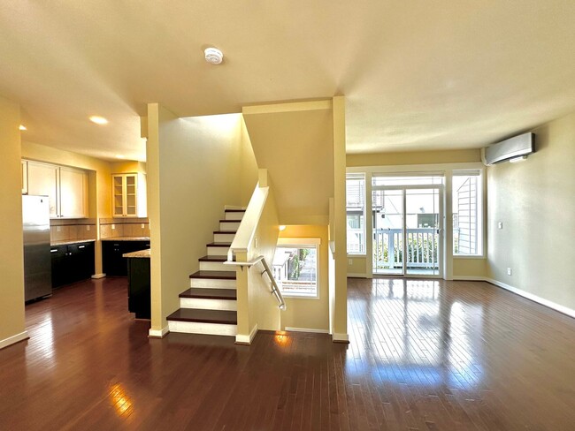 Building Photo - Beautiful, Luminous 2BR | 2.5BA in the Hea...