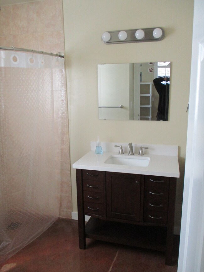 Building Photo - 488 FM 1441