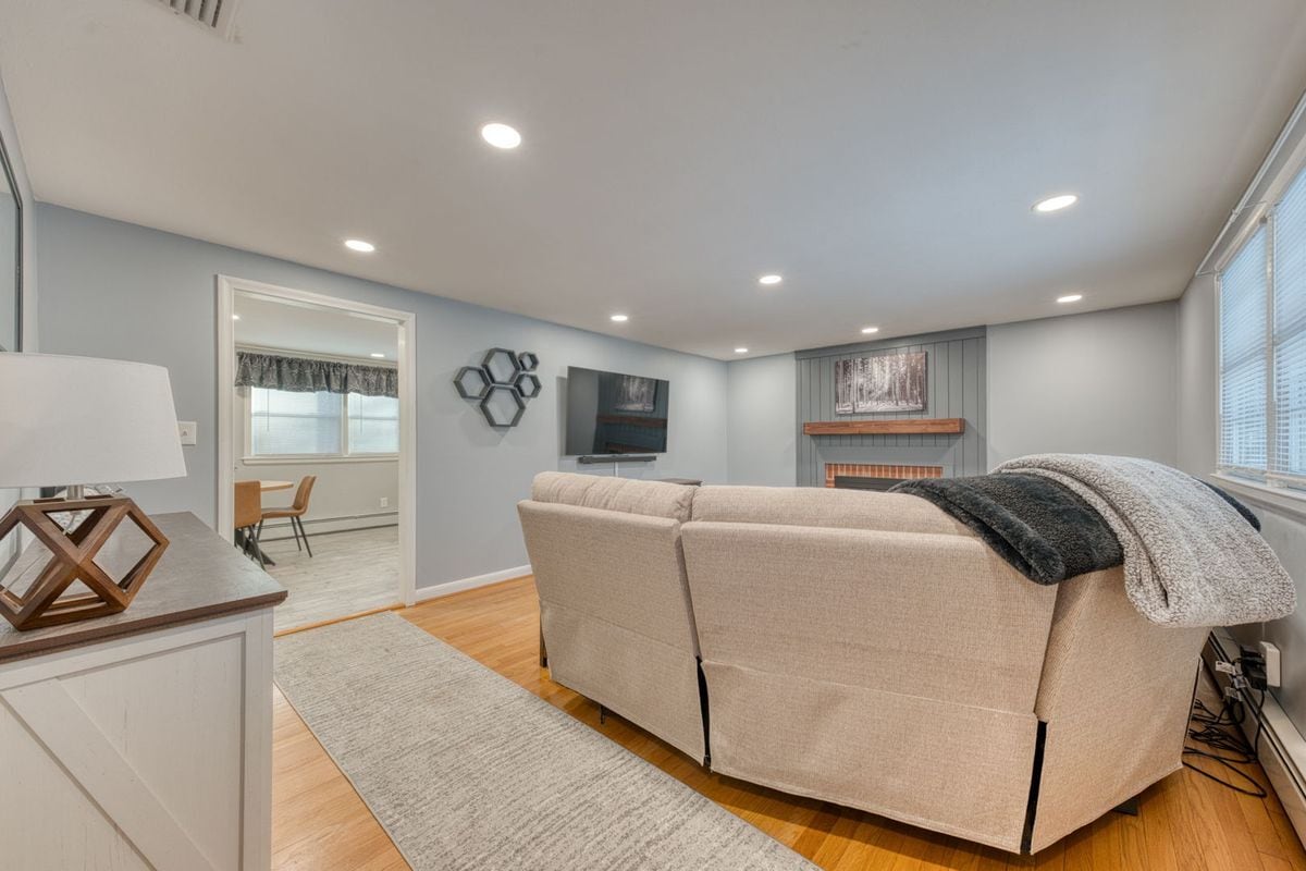 Building Photo - 42 Northbrick Ln