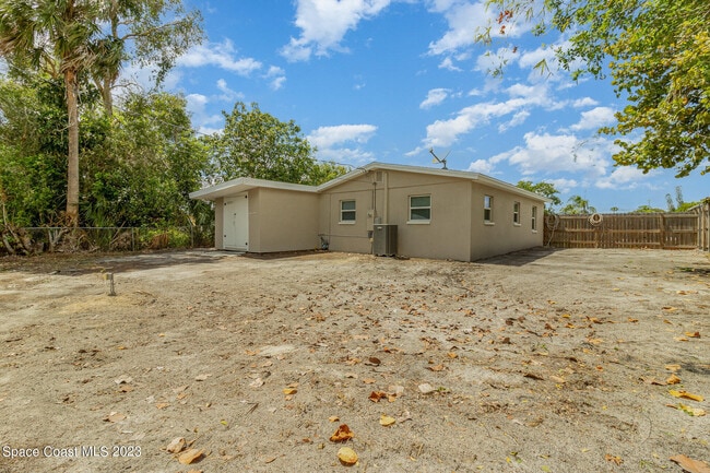 Building Photo - 2567 Pepper Ave