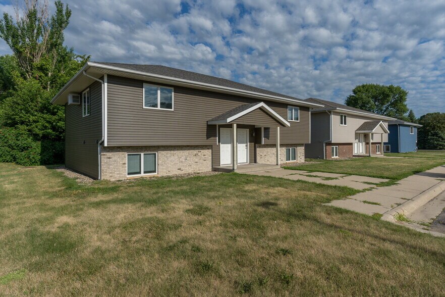 Primary Photo - 121 Balcerzak Dr