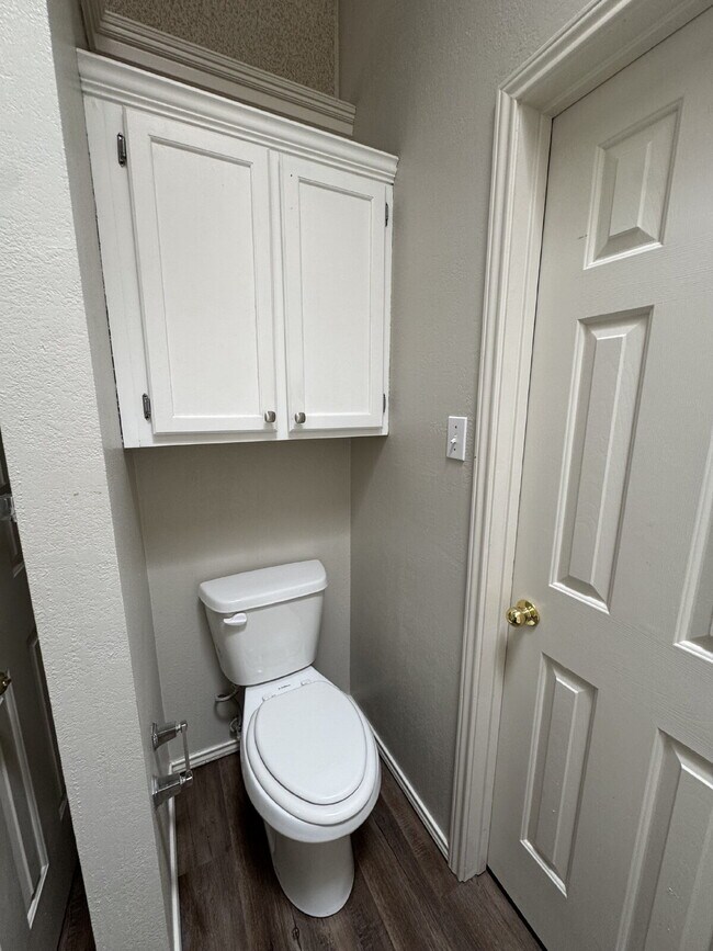 Building Photo - House Located Near Shadow Hills Golf Cours...
