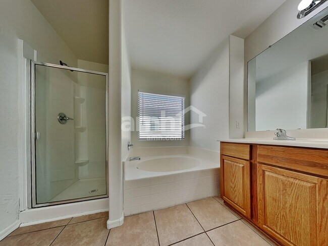 Building Photo - 7136 S 7th Ln