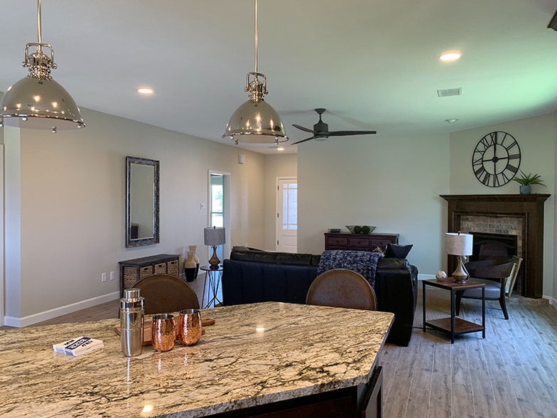 Building Photo - 1312 Solomon Ln