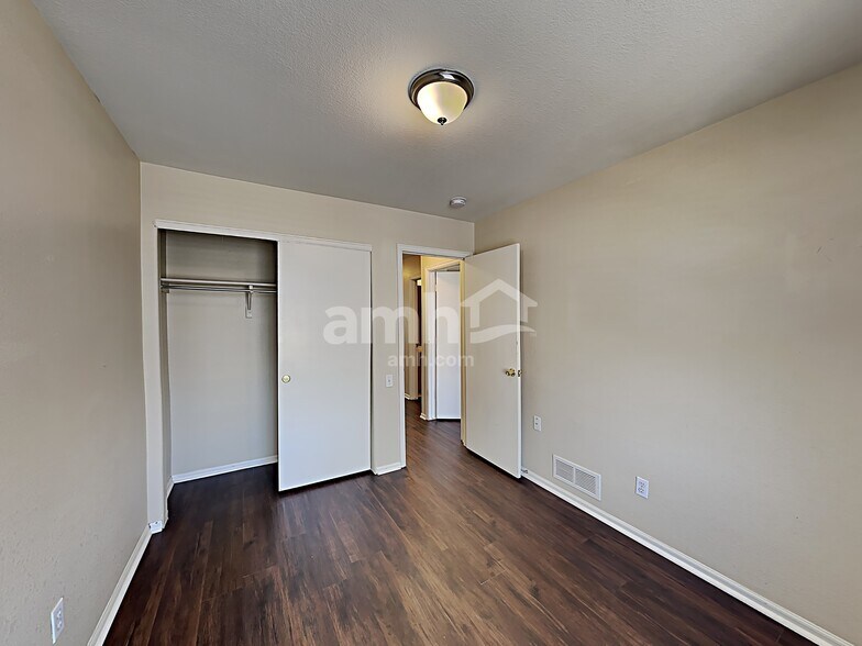 Building Photo - 2768 S Cathay Ct