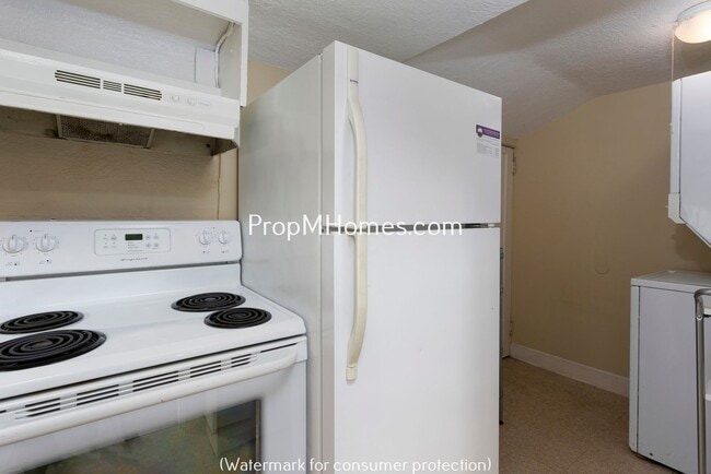 Building Photo - 6721 SE 84th Ave