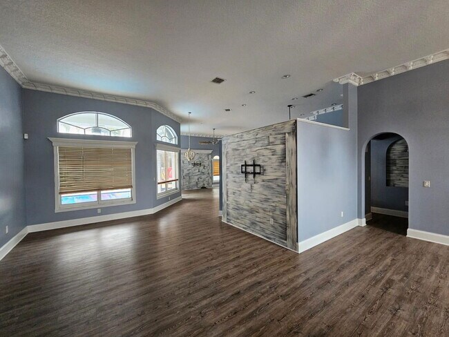 Building Photo - Northwest 22nd Court, Pembroke Pines, FL 33028 - 4 BR 3 BA single-family home