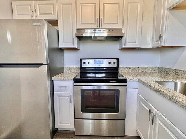 Building Photo - 6289 Lear Dr