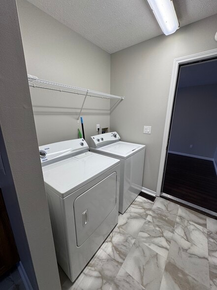 Building Photo - 45 Pippin Rd