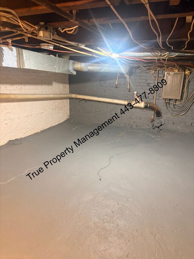 Building Photo - Cozy 2 Bedroom Home in West Baltimore