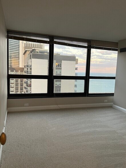 Building Photo - 360 E Randolph St