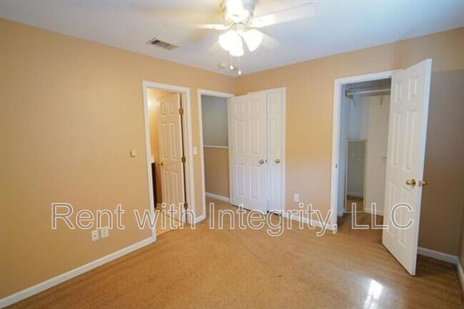 Building Photo - 2186 Timberwood Cir N