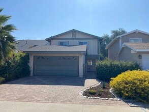 Building Photo - Beautiful 4 bedroom on a great cul-de-sac in Agoura!