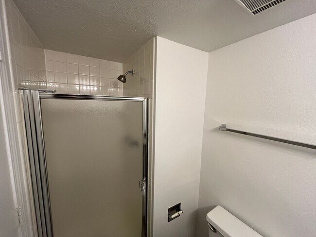Building Photo - 2bd/2ba Washer/Dryer in unit!!!