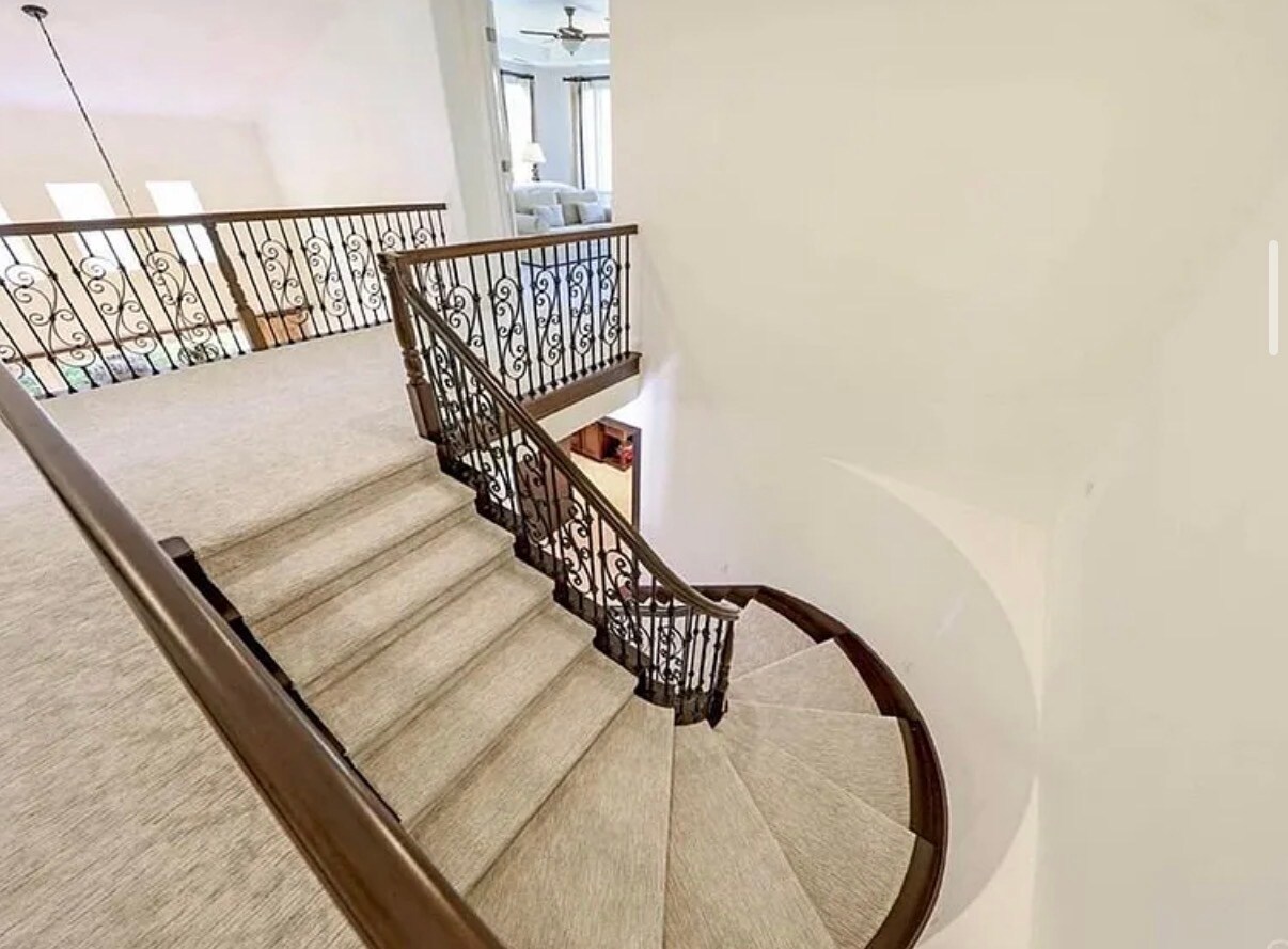 Building Photo - 2531 Costero Magestuoso