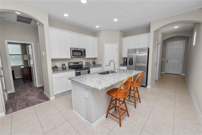 Building Photo - 6577 Great Bear Dr