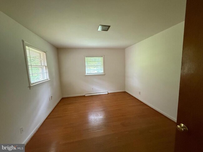 Building Photo - 117 Courtland Dr