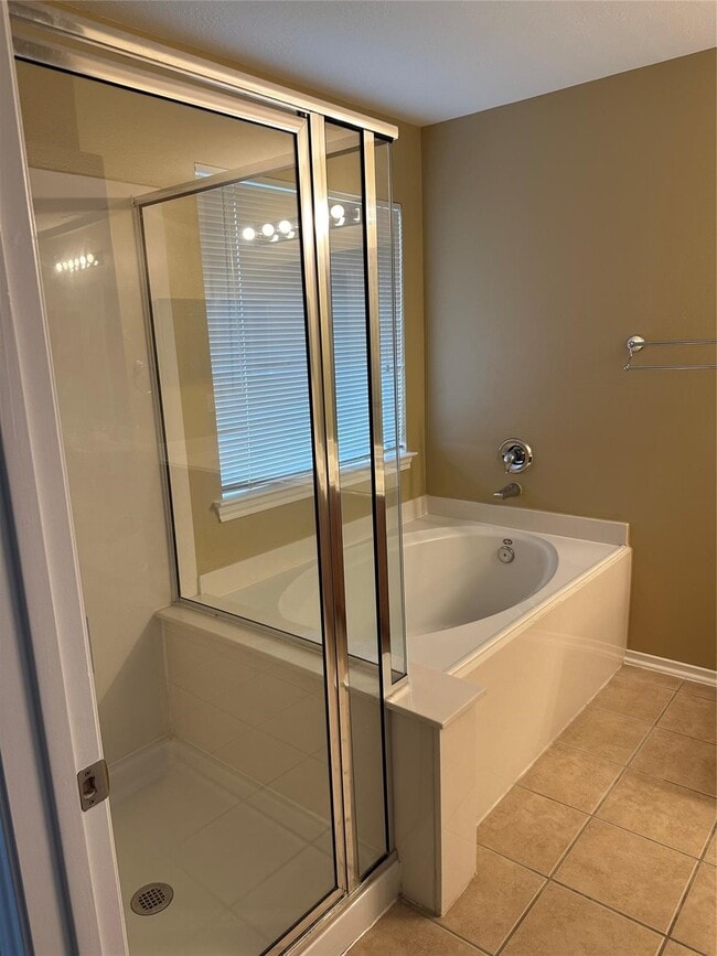 Building Photo - 14404 LILYGATE Ct