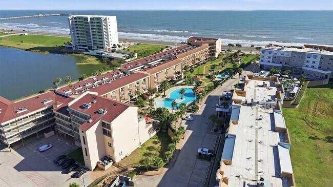 Building Photo - 9520 Seawall Blvd