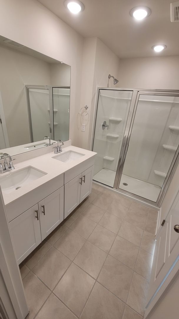 Building Photo - New Townhome in Fountain Inn Available!!