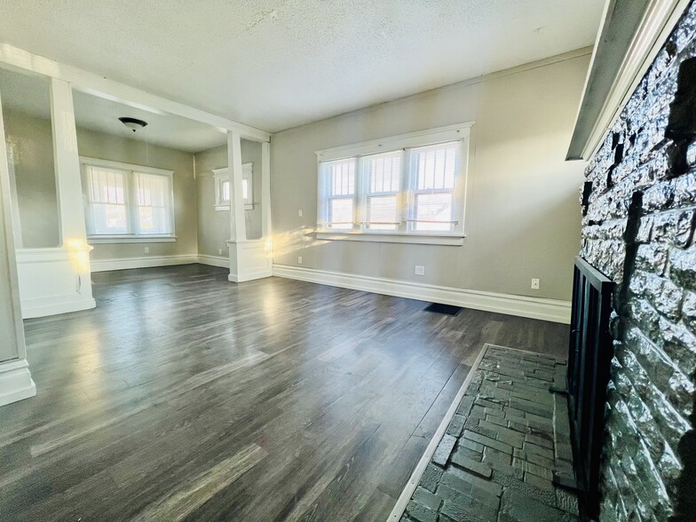 Living Room - 604 Burton Ave