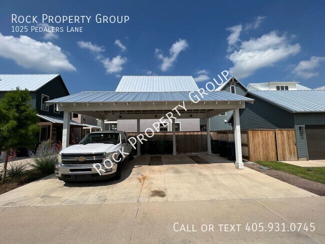 Building Photo - 1025 Pedalers Ln