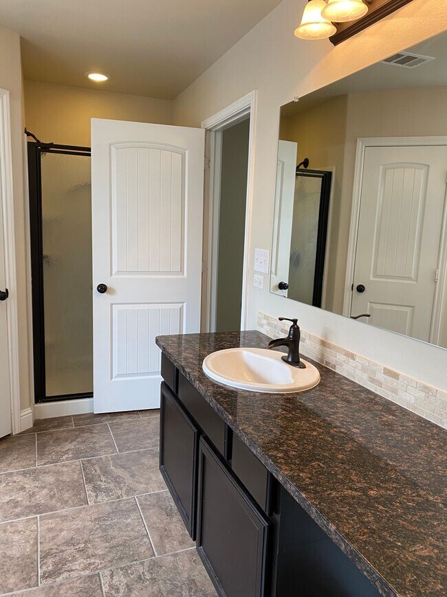 Building Photo - Home in North Park