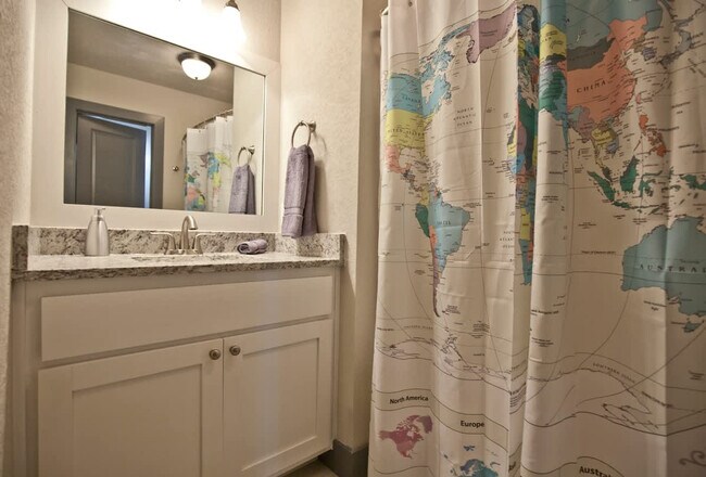 Building Photo - 2104 Almand Dr