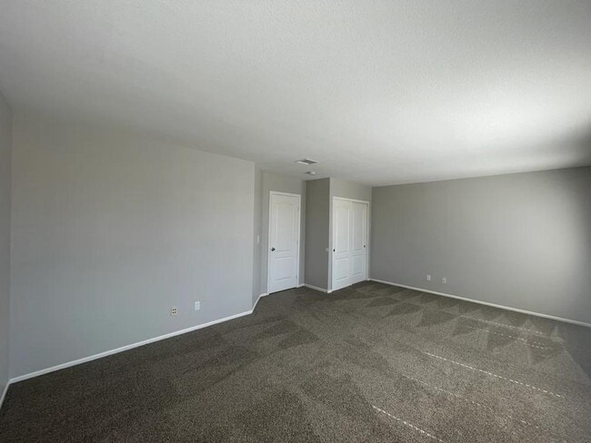 Building Photo - 416 Opal Dr