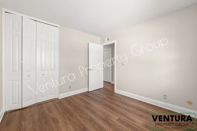 Building Photo - Charming 3-Bedroom 2 Bath Home with Spacious 1826 Sq. Ft. Layout in the East Simi Valley!