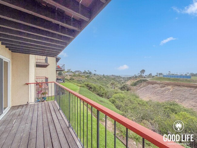 Building Photo - 2BD/1BA Condo in Clairemont with Balcony, In-Unit Laundry & Reserved Parking
