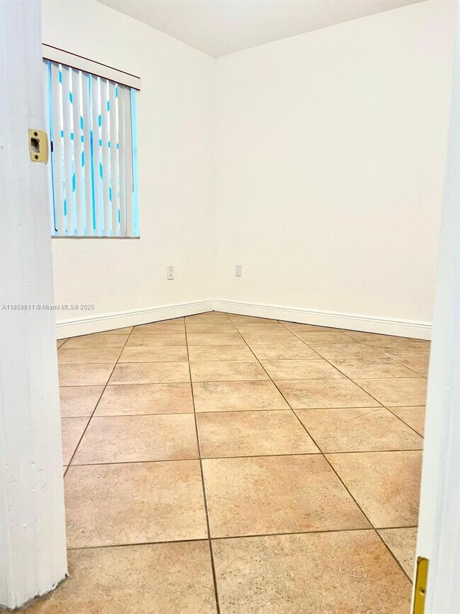 Building Photo - 3021 W 76th St