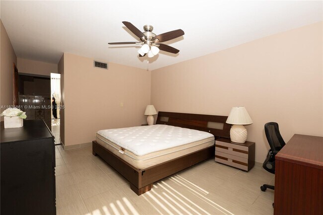 Building Photo - 1500 S Ocean Dr