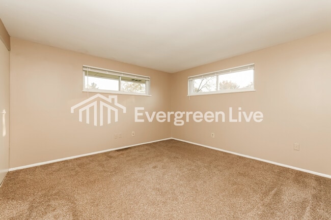 Building Photo - 6712 Hubbard Dr