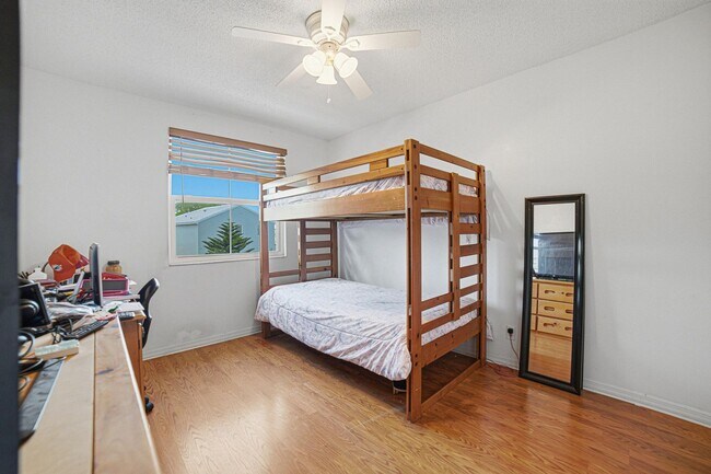 Building Photo - 6466 Buena Vista Dr