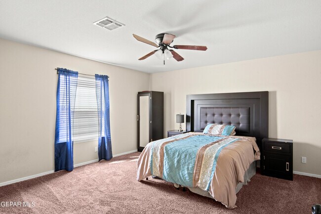 Building Photo - 13232 Emerald Isle St