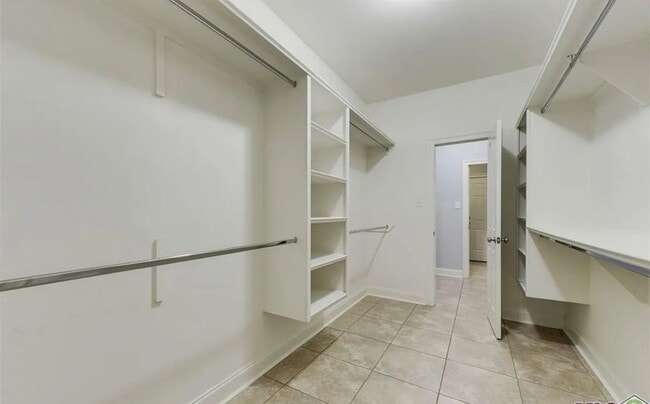 Building Photo - 7853 Seville Ct