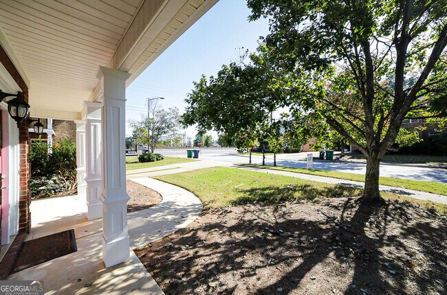 Building Photo - 104 Putters Dr