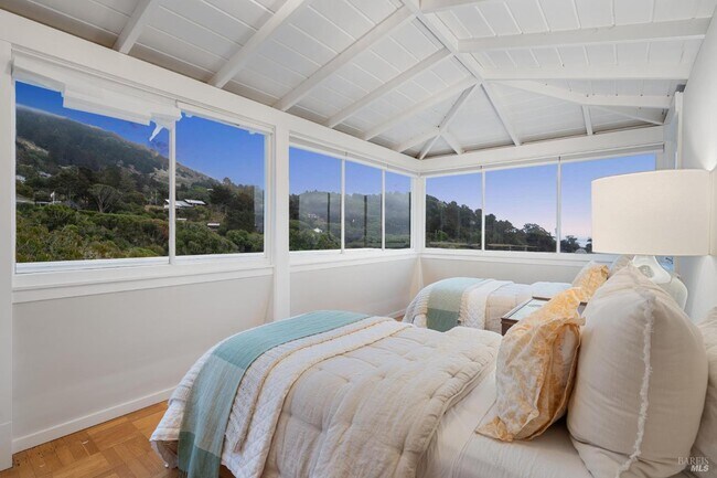 Building Photo - 40 Laurel Ave