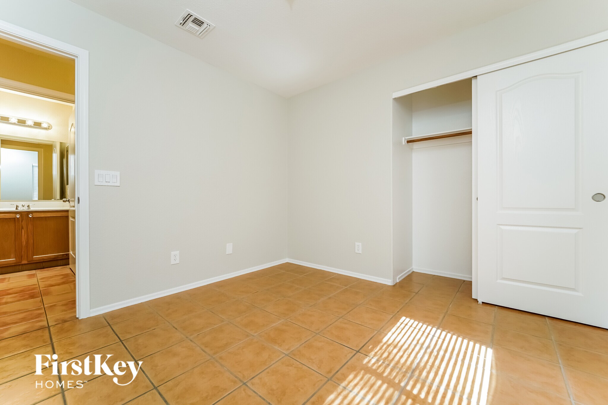 Building Photo - 2530 W Cezanne Cir