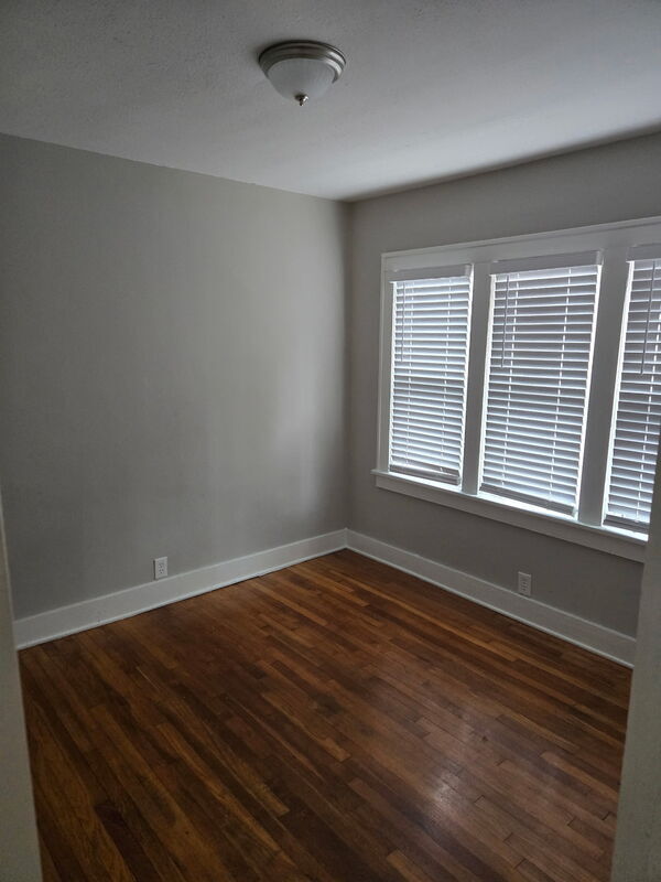 Building Photo - 2230 E 67th Terrace