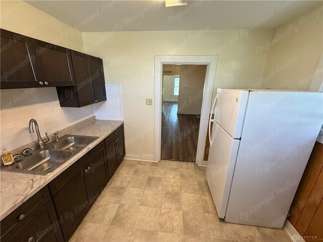 Building Photo - 1835 Hillsdale Ave