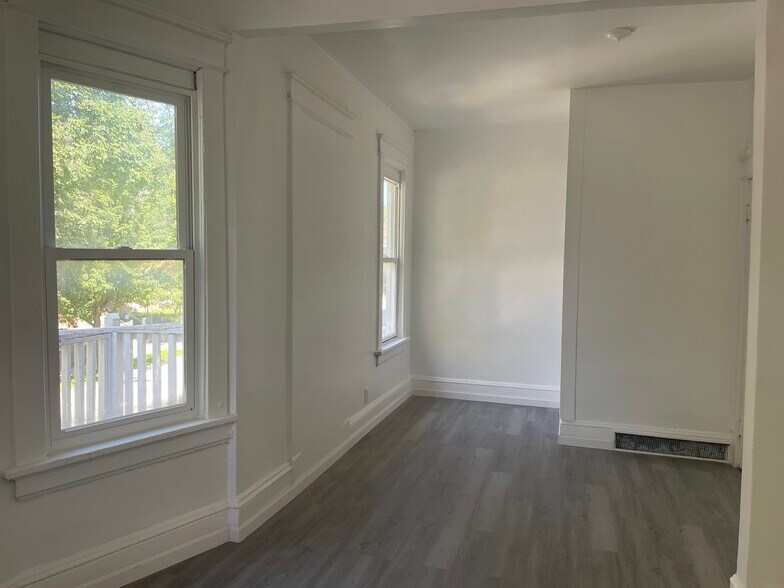 Primary Photo - 1440 N 34th St