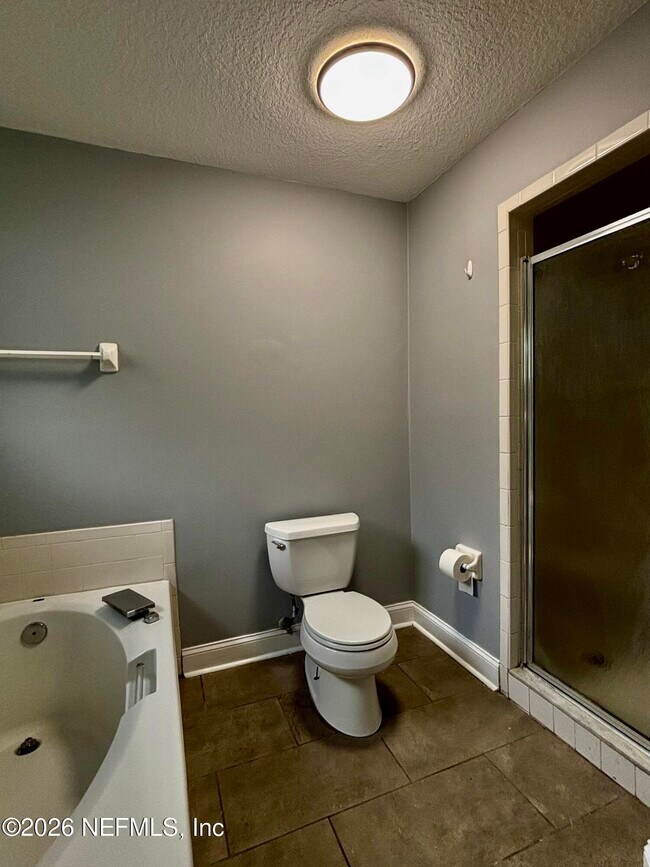 Building Photo - 3018 Hickory Glen Dr