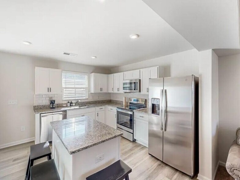 Building Photo - 6 Tidworth Dr