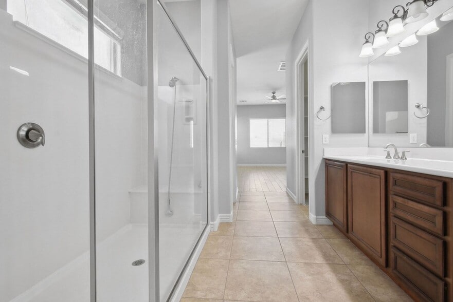 Building Photo - 7410 W Buckskin Trail