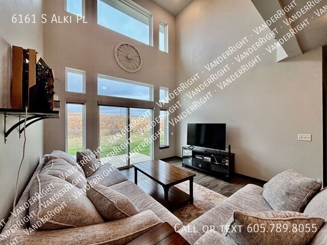Building Photo - 6161 S Alki Pl